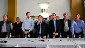 Urribarri presentó listas de consenso en cuatro departamentos