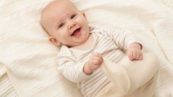 Cómo acostar a los bebés para reducir el riesgo de muerte súbita