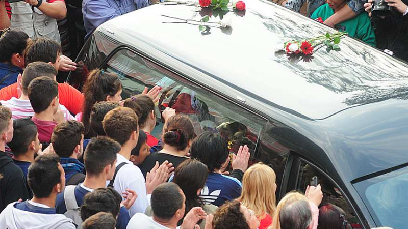 Emotivo y multitudinario último adiós a Diego Barisone