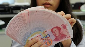 Tercer día de devaluación en China: la caída del yuan llega al 4,6%