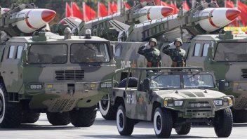 China prueba nuevo misil capaz de disparar múltiples ojivas a la vez