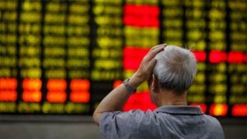 Lunes negro en los mercados: La Bolsa de Shanghái se desplomó 8,49%