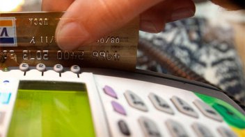 AFIP actualizó montos a partir de los cuales controlará los gastos con tarjeta