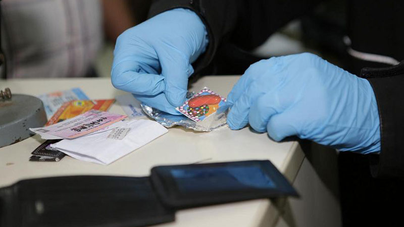 La droga estaba oculta dentro de stickers del famoso juego Candy Crush