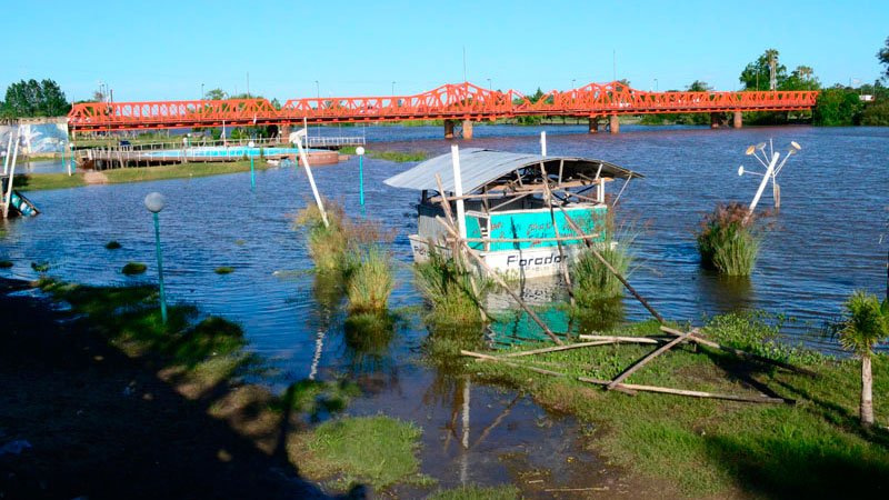 El río Gualeguaychú sigue alto
