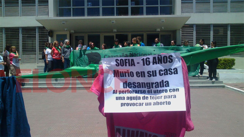 Piden en Argentina despenalizar el aborto
