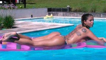 Marianela Mirra reapareció con un topless y derritió las redes sociales