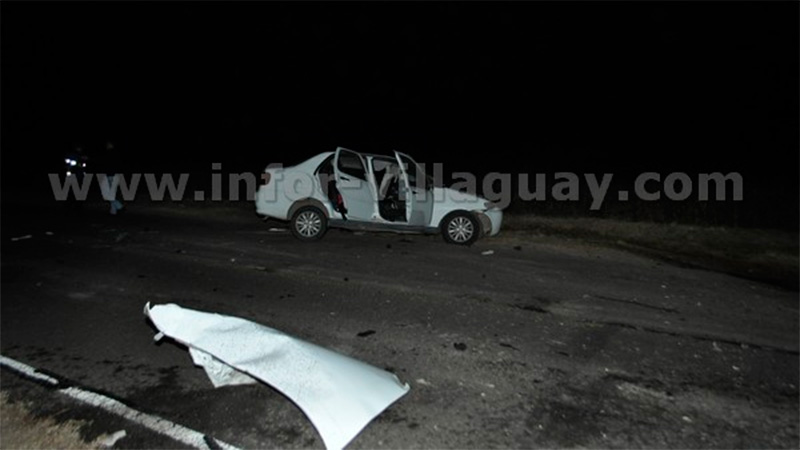 Dos personas murieron al chocar un auto y un camión de caudales: Fotos ...