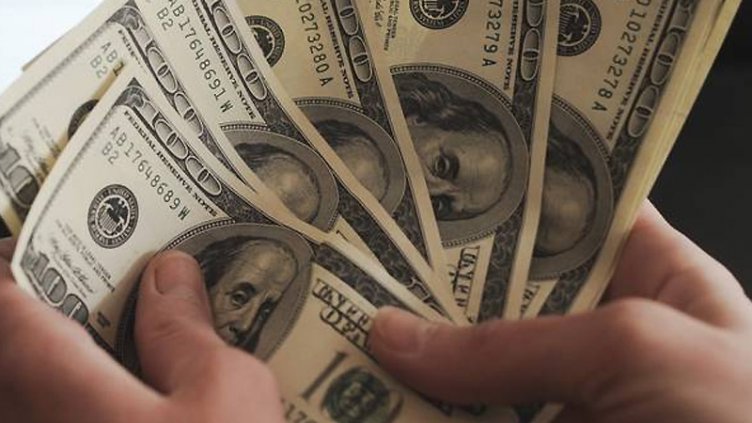 El dólar retrocedió 22 centavos a $ 30,49 por nuevas medidas del Central