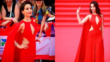 Al rojo vivo: El vestido súper sexy y escotado de Natalia Oreiro