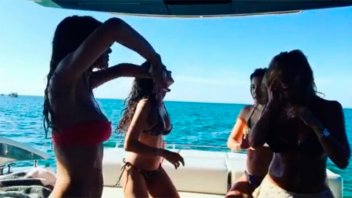 Pampita derrochó sensualidad bailando en un barco