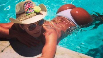 Claudia Ciardone de vacaciones: Show de tangas, curvas y sensualidad