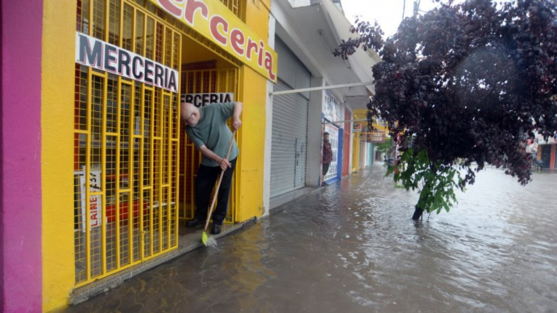 Cientos de evacuados en Neuquén y Río Negro por intensas lluvias