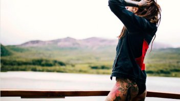 Candelaria Tinelli mostró su cola tatuada