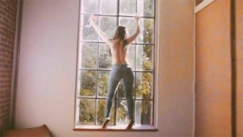 El infernal video de Natalia Oreiro: primeros planos a su cola y topless