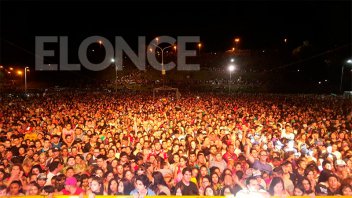Una multitud vivó a todo ritmo y alegría la Fiesta de la Primavera en Paraná