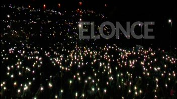 La Fiesta de la Primavera y un momento iluminado por celulares