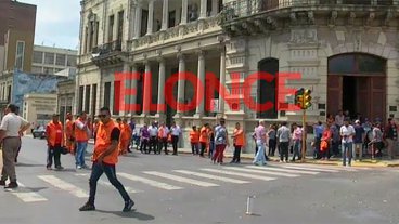Municipales cortaron calles en el centro y hay complicaciones para transitar