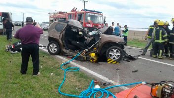 Tres muertos por un choque entre camioneta, auto y un camión en la Ruta 33