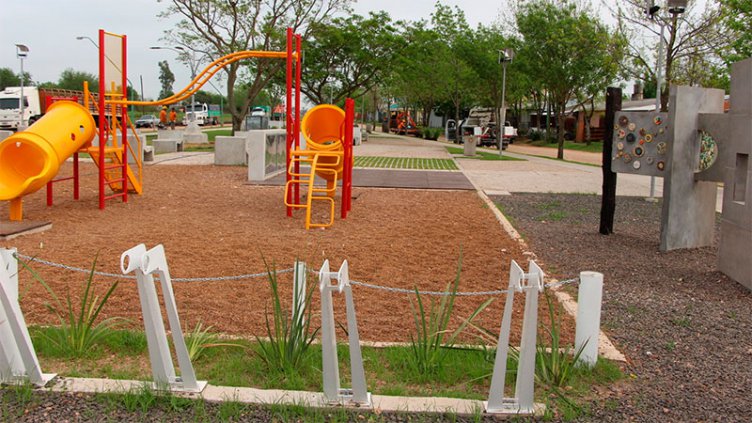 Inauguran una nueva plaza en Villa Elisa