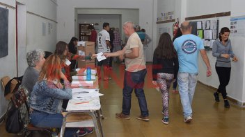 Cambiemos tendría ventaja en Entre Ríos y ganaría en 10 provincias