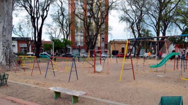 Realizarán mejoras en el área de juegos de la plaza Sáenz Peña