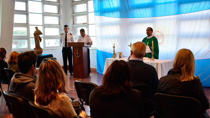 Se celebró una misa para los familiares de los 44 tripulantes del Submarino