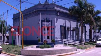 Golpeó a su mujer y arremetió