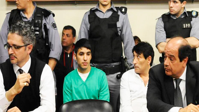 Iván Villalba y su padre, Mameluco, durante un juicio en Buenos Aires