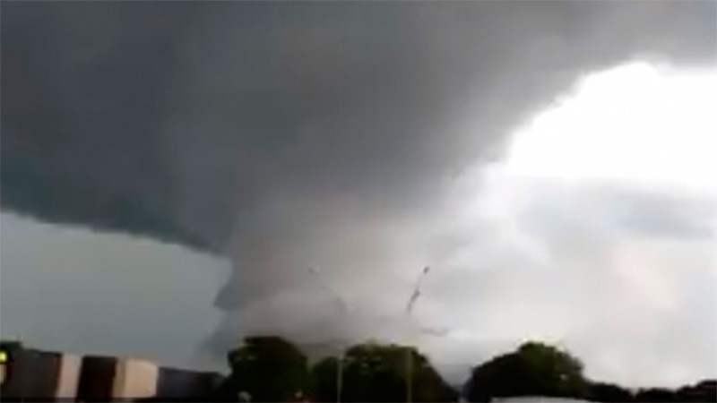 Una nube con forma de tornado gener p nico en una zona del pa s