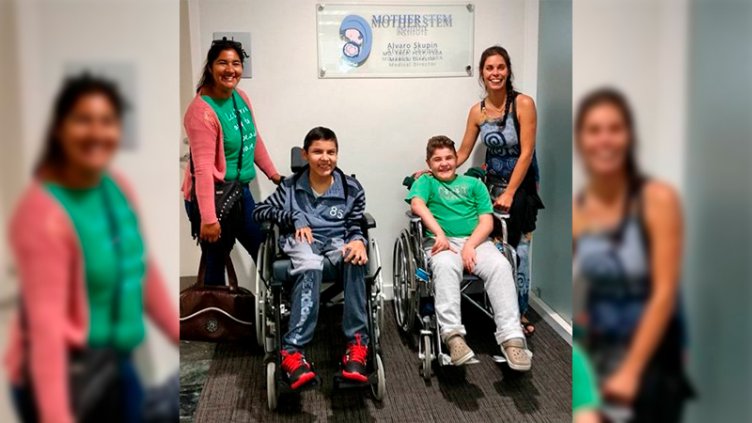 Vuelve a casa el niño con distrofia muscular que viajó a EEUU por su tratamiento