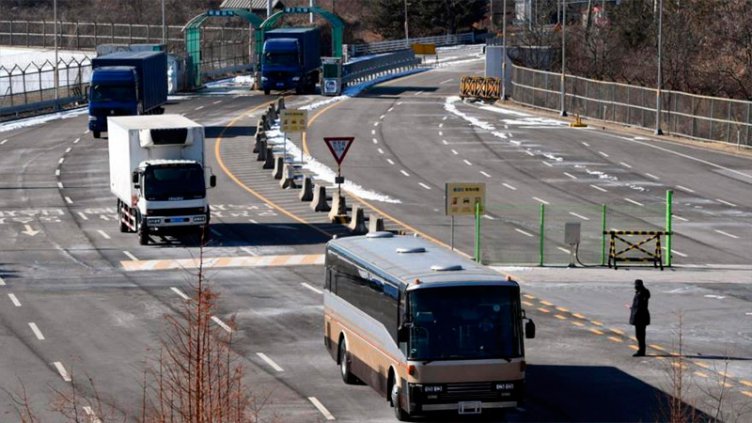 Al menos 36 muertos al caer un colectivo desde un puente en Corea del Norte