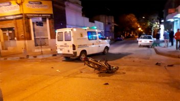 Robó la moto a su cuñado, tuvo un accidente y ahora pelea por su vida