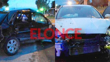 Dos autos chocaron sobre un puente en el ingreso a Paraná y hay un herido