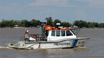 Hallaron un cadáver atado y amordazado en zona de islas de Victoria