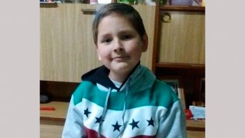 Con 7 años le detectaron un tumor: El empuje familiar que lo llevó a recuperarse