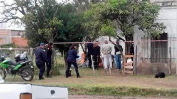 Horror: Llevó sus hijos a la escuela, su ex la esperó en la casa y la degolló