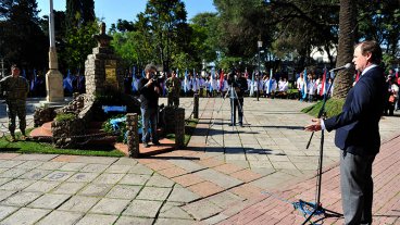 Bordet instó a superar antinomias y tener claros los valores de San Martín