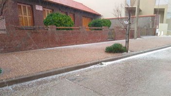 ¿Aguanieve? Sorprendió un fenómeno meteorológico registrado en la gélida jornada