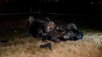 Al menos un herido de gravedad por tremendo choque y vuelco sobre Ruta 12