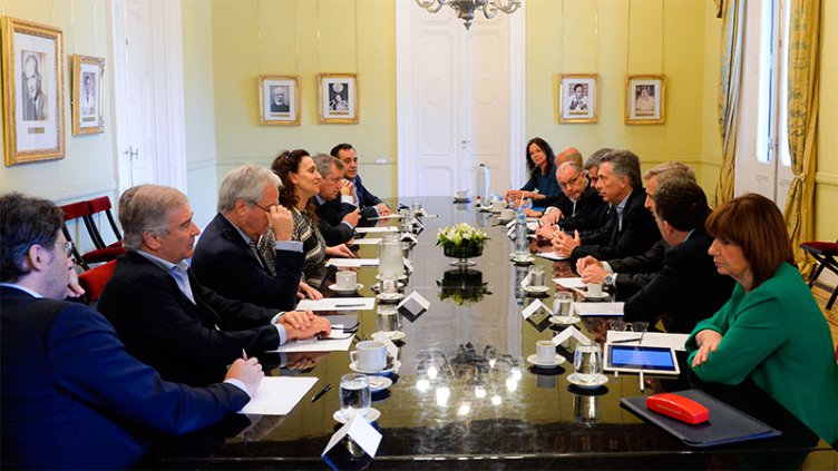 Macri gira por decreto $ 4.125 millones del fondo sojero para las provincias