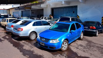 Sin base y al mejor postor, rematarán autos oficiales