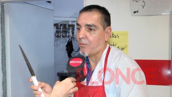 Carnicero corrió con la cuchilla a asaltantes que gatillaron a su proveedor