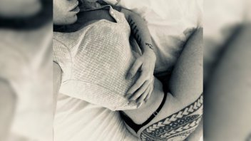 Florencia Peña compartió una sensual imagen desde su cama