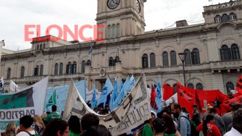 La Multisectorial protestó en Casa de Gobierno en el marco del paro nacional