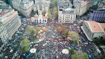 Masiva movilización de organizaciones políticas, sociales y sindicales