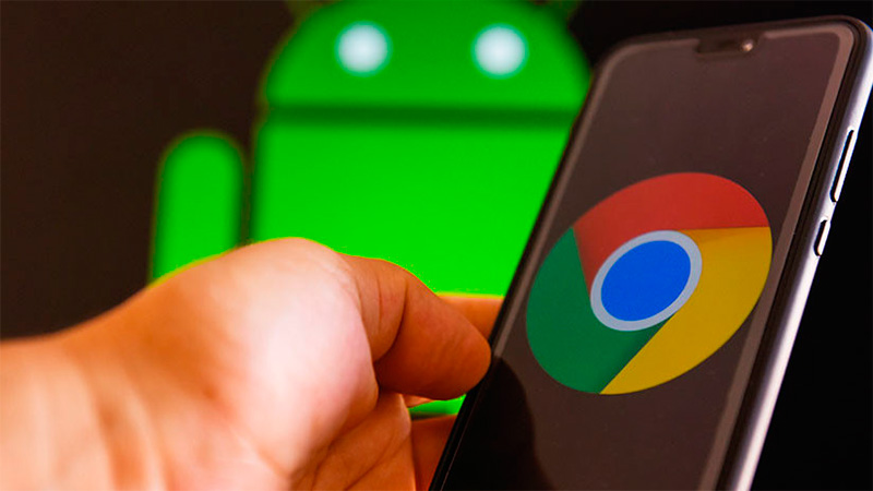 El logo de Google Chrome en un teléfono móvil.