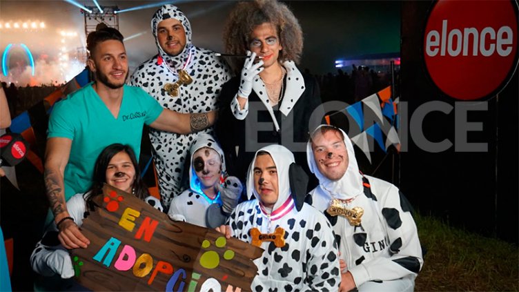 Videos: El desfile de los mejores personajes que pasaron por la FDD