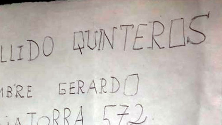 Encontró una billetera y la devolvió con una nota en la que pedía trabajo