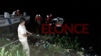 Dramático rescate de cuatro náufragos frente al Club de Pescadores de Paraná